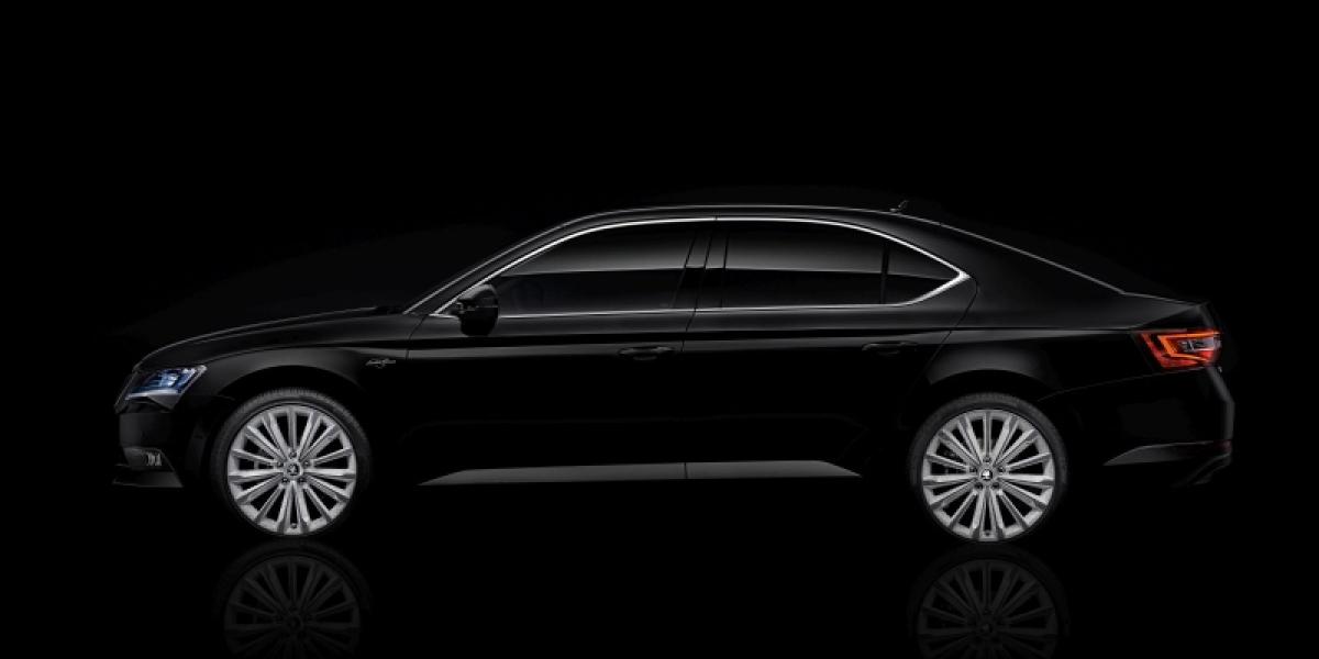 Škoda Superb Black Crystal, šperk na kolesách