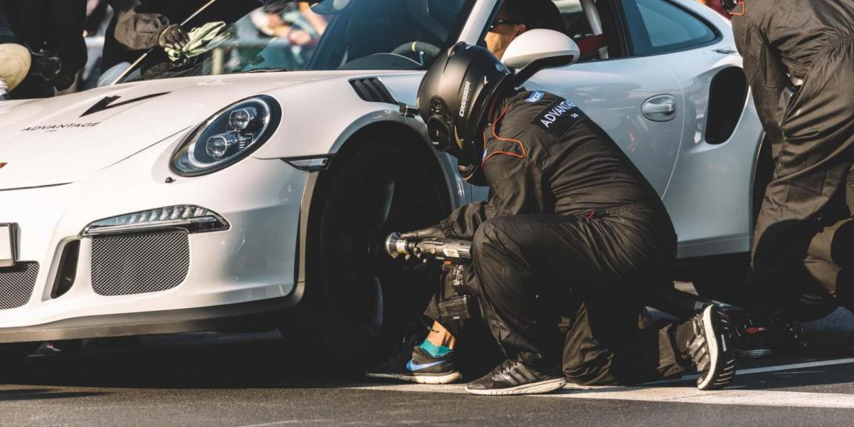 VIDEO: V uliciach Prahy zažili okoloidúci pit stop ako v F1!