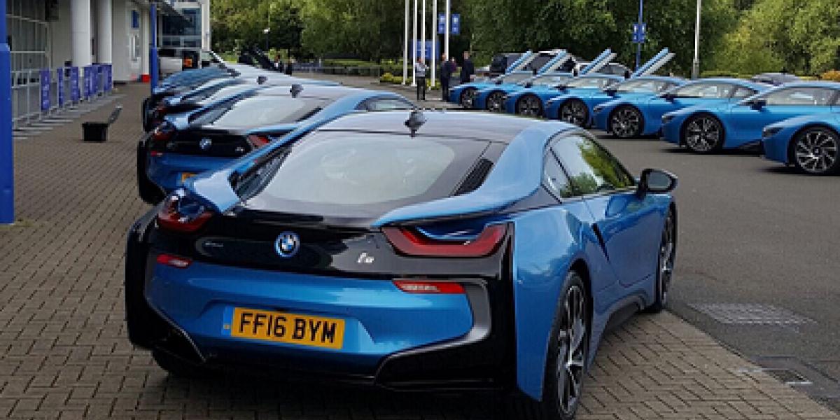 Najlepšie pracovné bonusy? 19 superšportových BMW i8 ako darček!