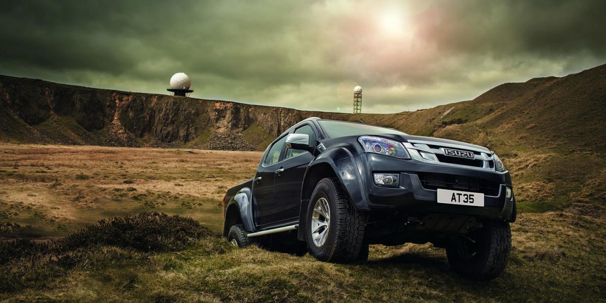 Isuzu D-Max AT35 ukáže ako sa robia off-roady