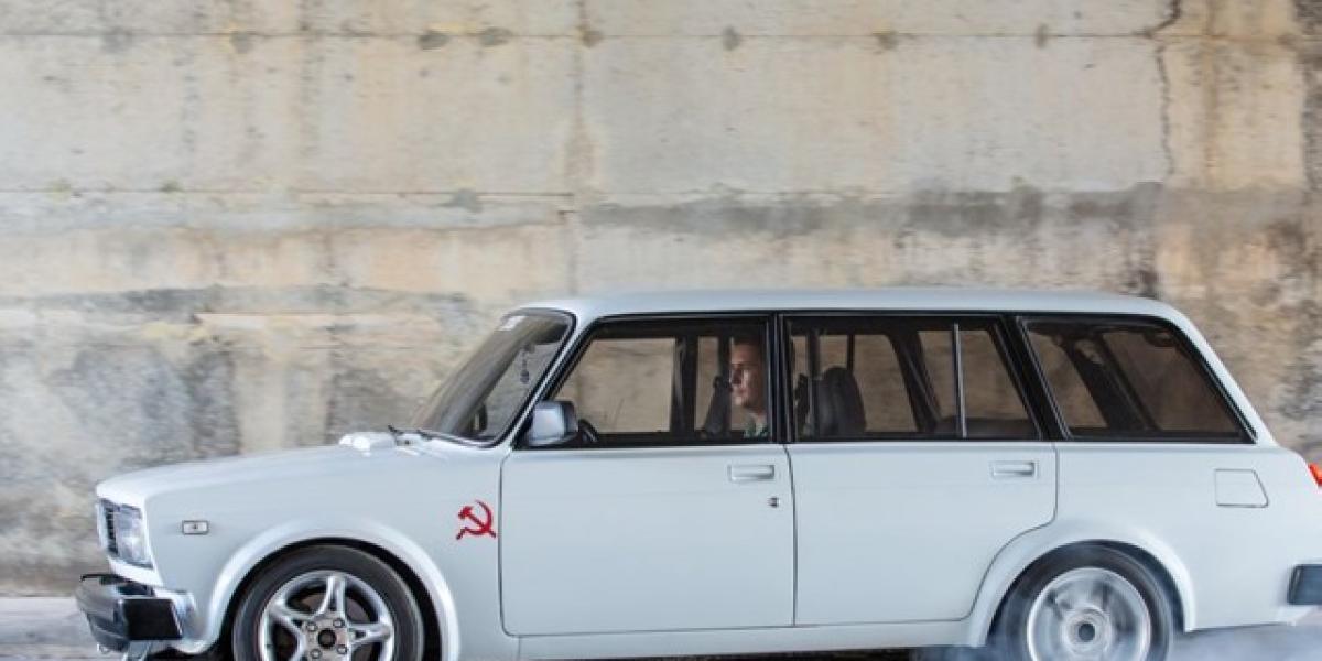 Video: SuperLada s výkonom 420-koní trhá betón! 