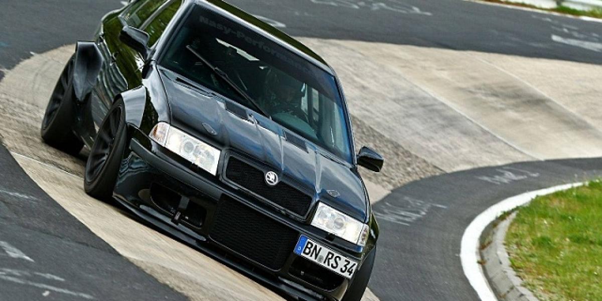 VIDEO: 400 koňová Octavia I uháňa na Nordschleife!