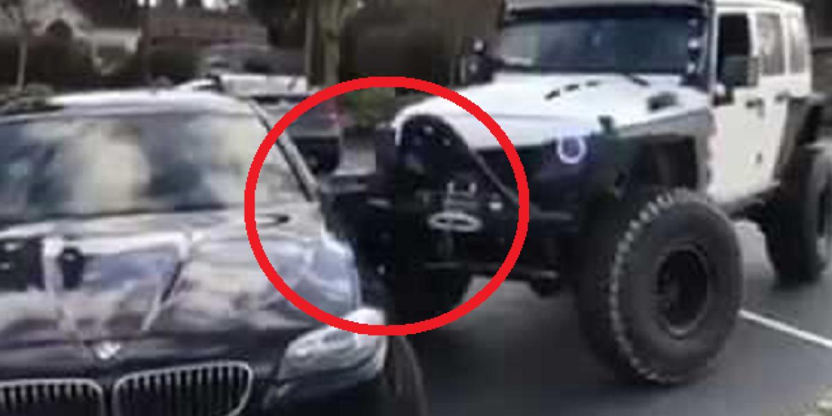 Video: Drsná lekcia parkovania - Jeep vs. BMW! 