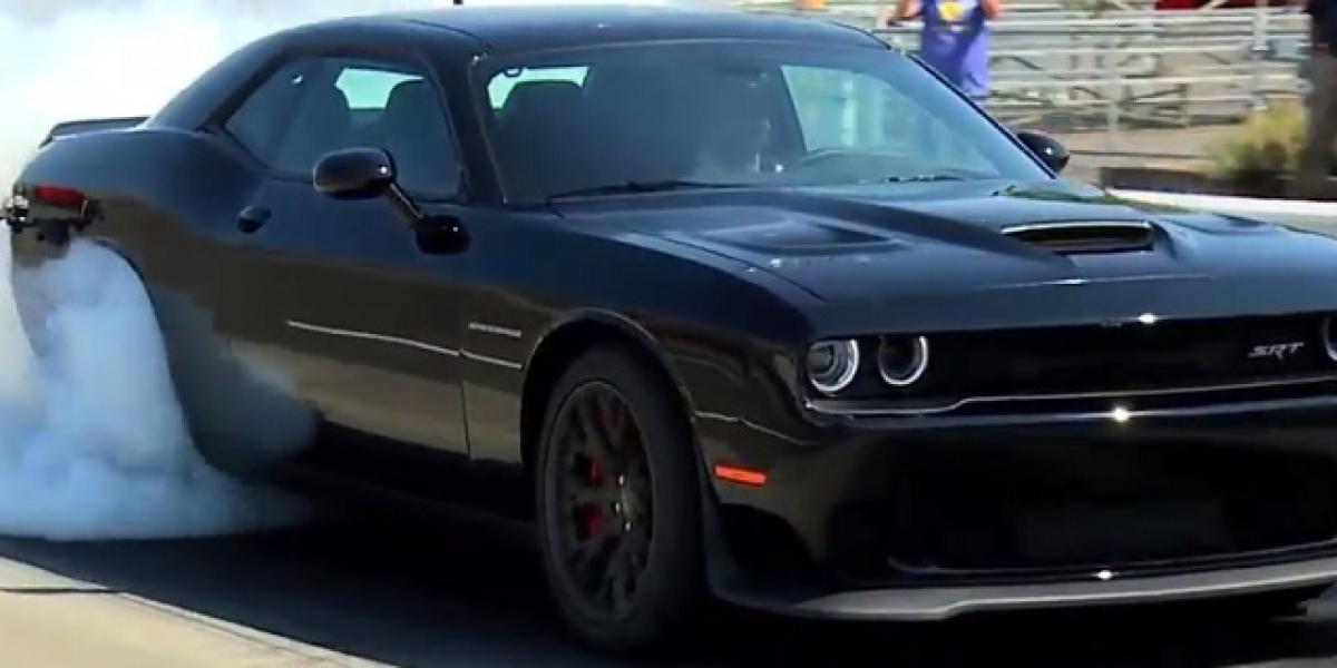 Video: 716 koní Chalangeru Hellcat vs. dedo za volantom!