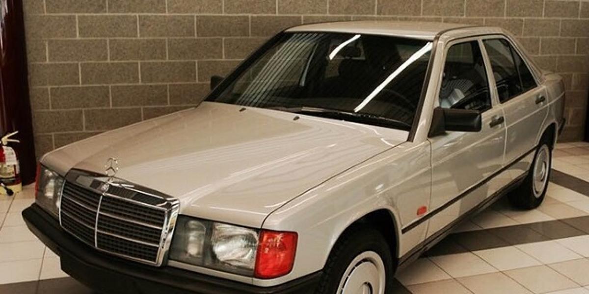 31-ročný raritný Mercedes W201: TOP stav, nájazd len 738 km!  