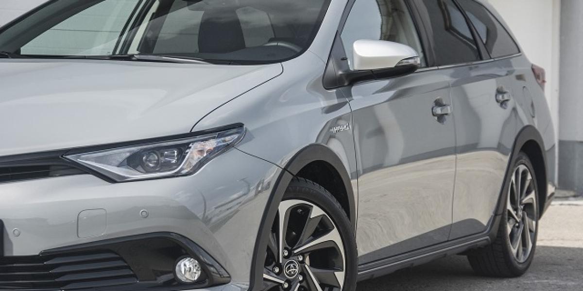 Kat Škody Octavia: Toyota combi - priestor pre nohy až 928 mm!