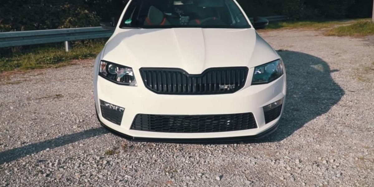 VIDEO: biela nenápadná Škoda RS s výkonom 500 koní!