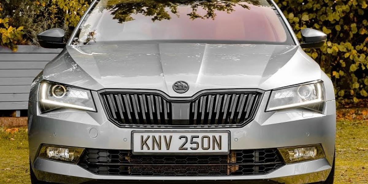 Škoda Superb 4x4 raketa: 568 koní pokorí BMW M5! 