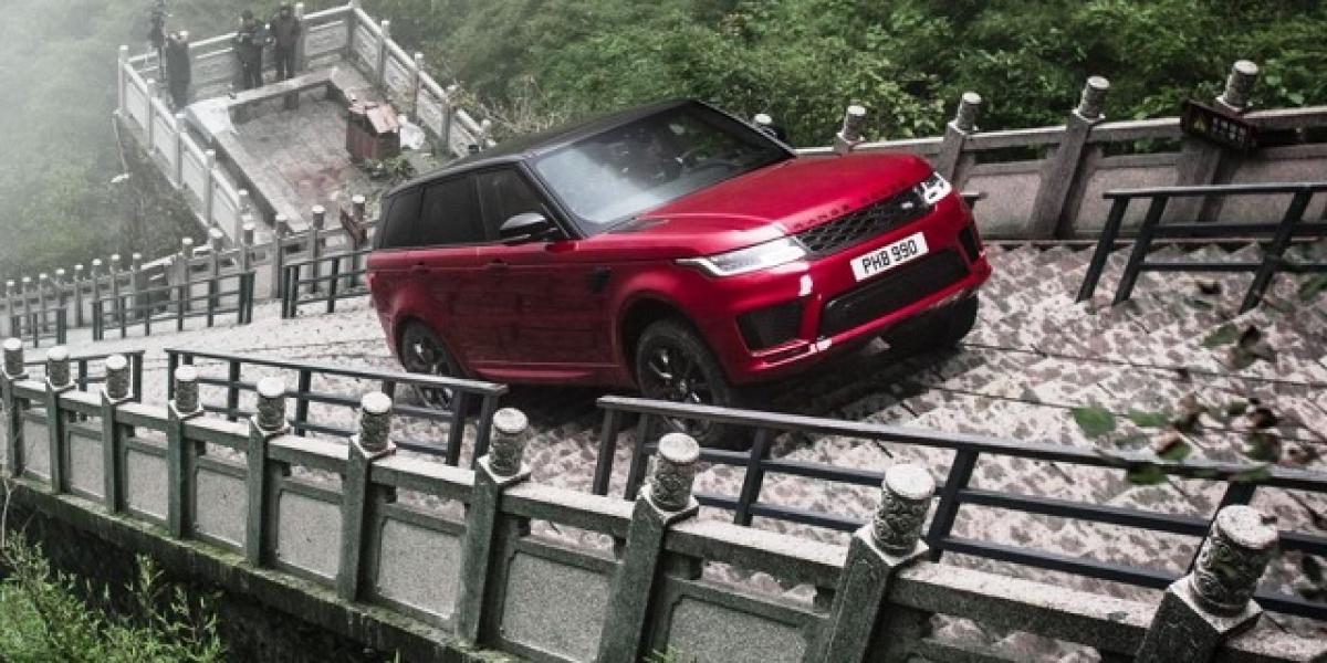 Test Range Rover Sport: Pokorí 999 schodov aj extrémne stúpanie!