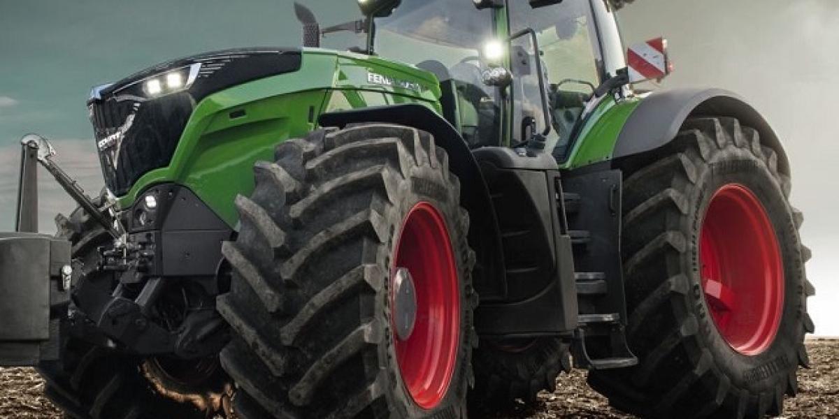 Najrýchlejší traktor na svete: 7,7 ton vážiaci kolos dá 130 km/h na snehu!