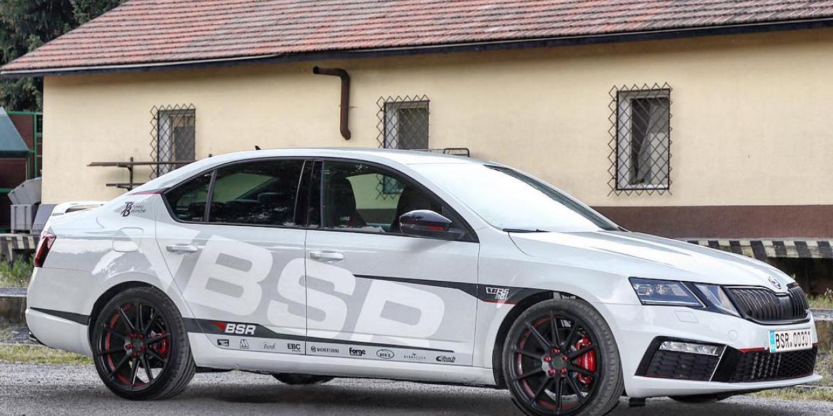 VIDEO: Táto Škoda Octavia dá teoreticky 330 km/h! Takto zrýchľuje!