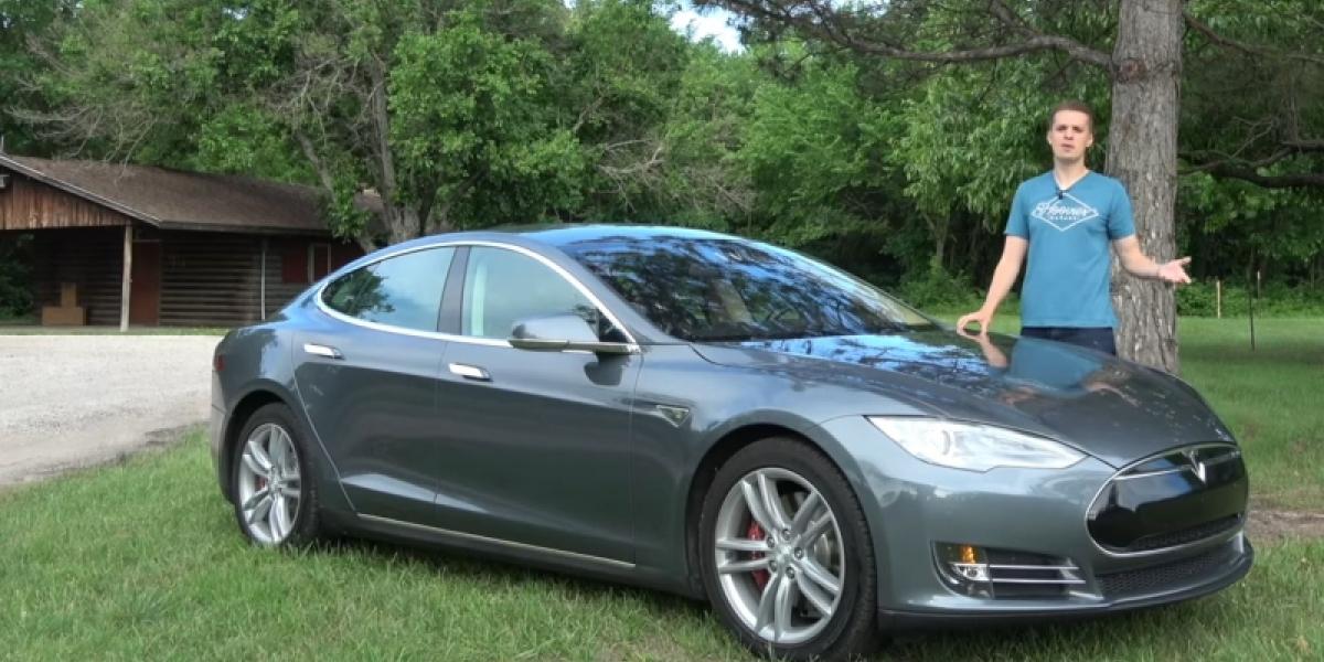 Kúpil najlacnejšiu 6 ročnú Teslu Model S na svete! Za koľko?
