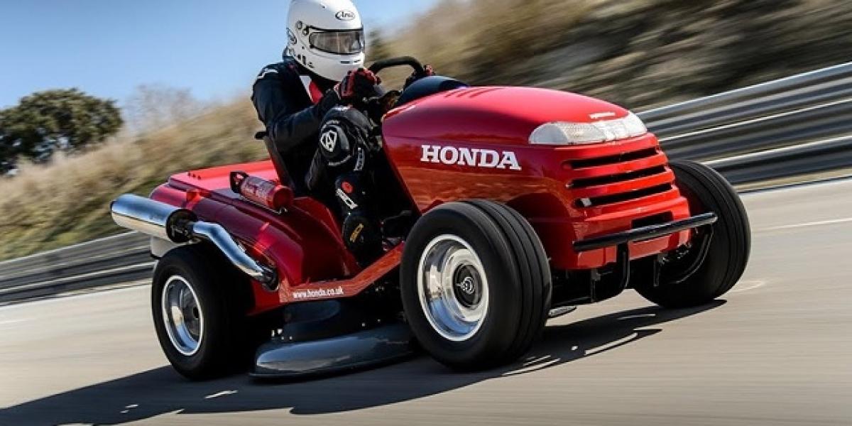 Najrýchlejšia kosačka na svete: Honda beštia dá pri 243 km/h!
