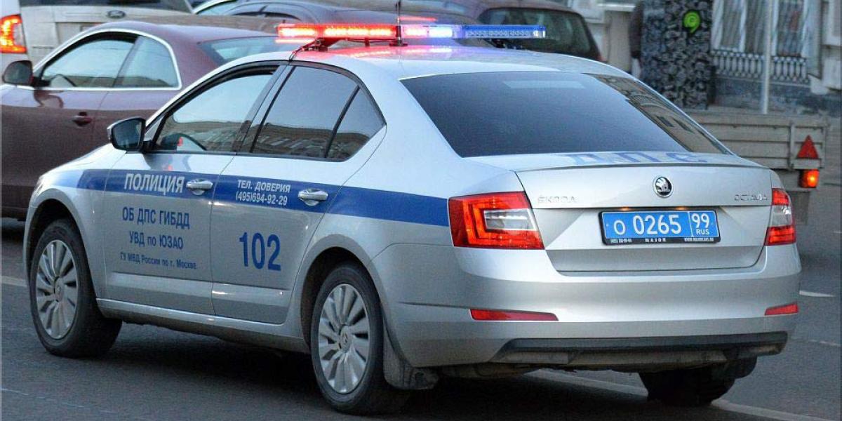 VIDEO: policajná Octavia naháňa starý Golf. Takto ju ponížili!