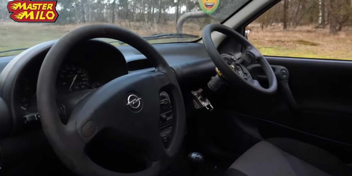 VIDEO: 1 auto, 2 volanty. Čo je to za šialenstvo?