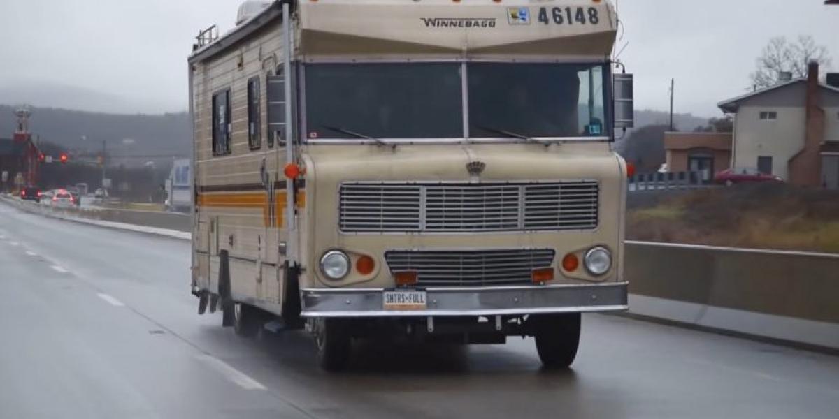 VIDEO: do 43 ročného karavanu dali V8-mičku so 600 koňmi!