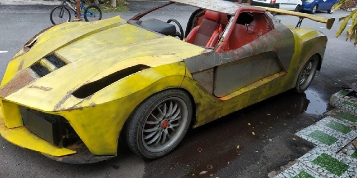 Lacné LaFerrari z plechu hitom internetu