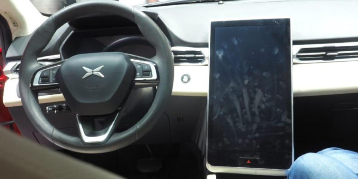 Čínska kópia Tesly Model X. Totálny plagiát!