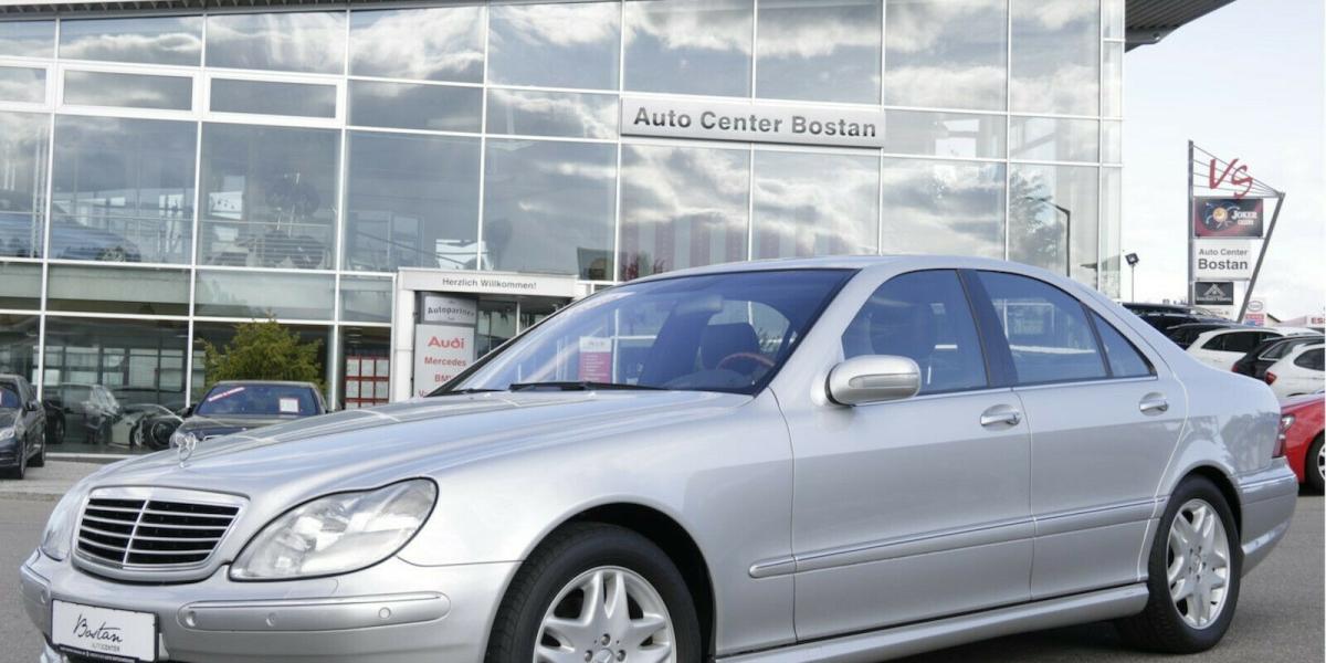 Tento Mercedes za 18 rokov stratil 85% z ceny, najazdil len cez 7 000 km!