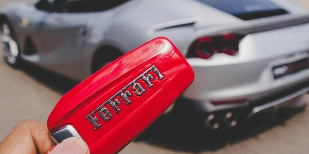 Nový trik zlodejov: Majiteľ dal 800-koňové Ferrari priamo do rúk podvodníkov