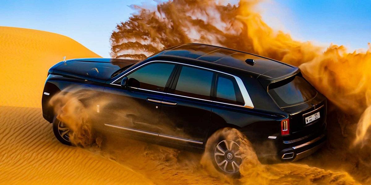 Video zážitok: Rolls-Royce divadlo v púštnych dunách!