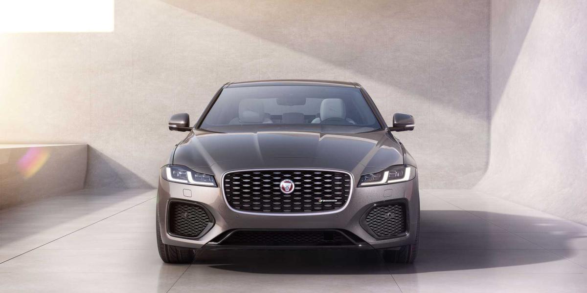 Jaguar XF zásadne zmenil interiér
