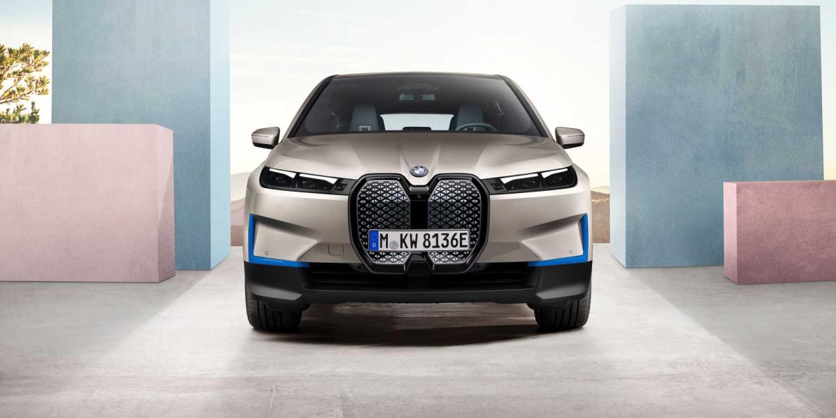 Z Mníchova prichádza nový elektrický vrchol, BMW iX prejde až 500 kilometrov