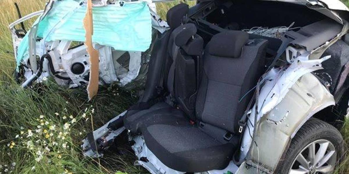Nehoda Škody Octavia: roztrhlo ju na 2 polovice!