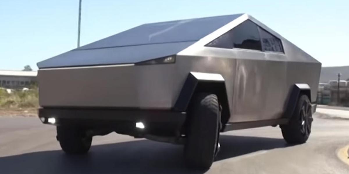 Replika Tesly s motorom V6!