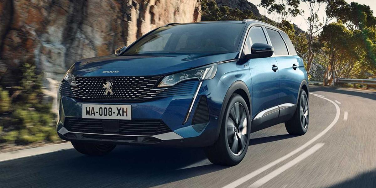 Peugeot 5008 má nový vzhľad, hybrid mu nehrozí