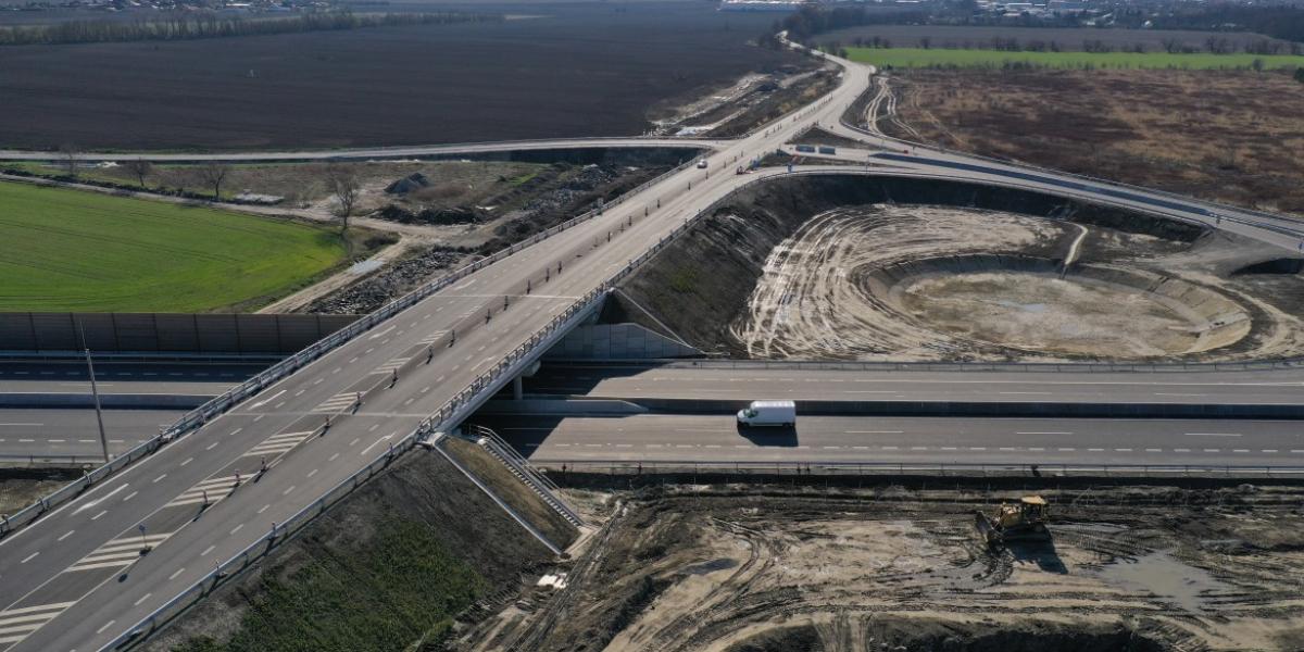 Vodiči sa môžu tešiť, v nedelu otvoria rýchlostnú cestu R7 a časť diaľnice D4
