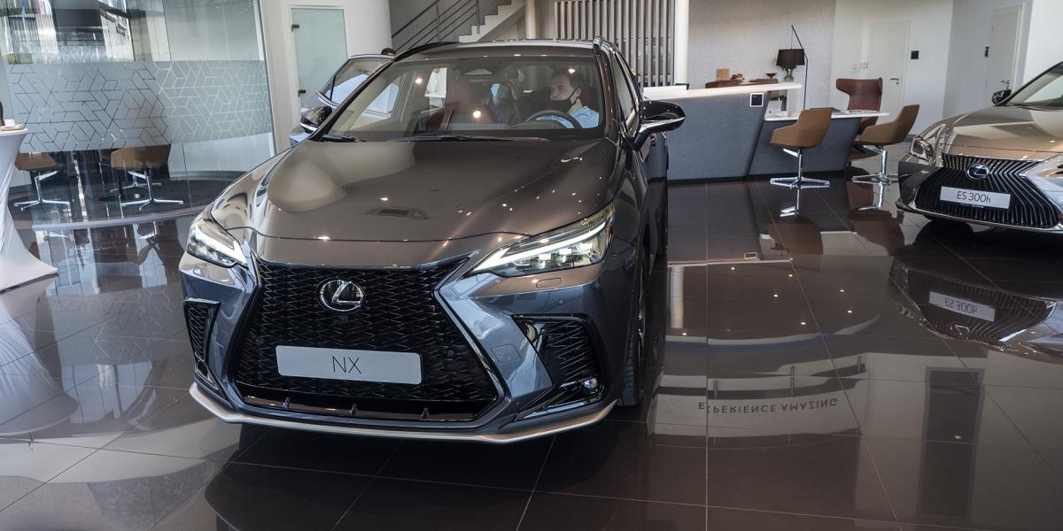 Lexus už na Slovensku odprezentoval nový NX, bude mať aj plug-in hybrid