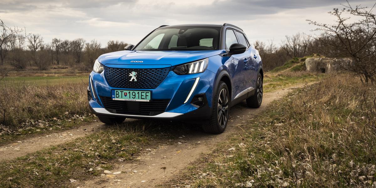 Peugeot e-2008 je naozaj použiteľným elektromobilom