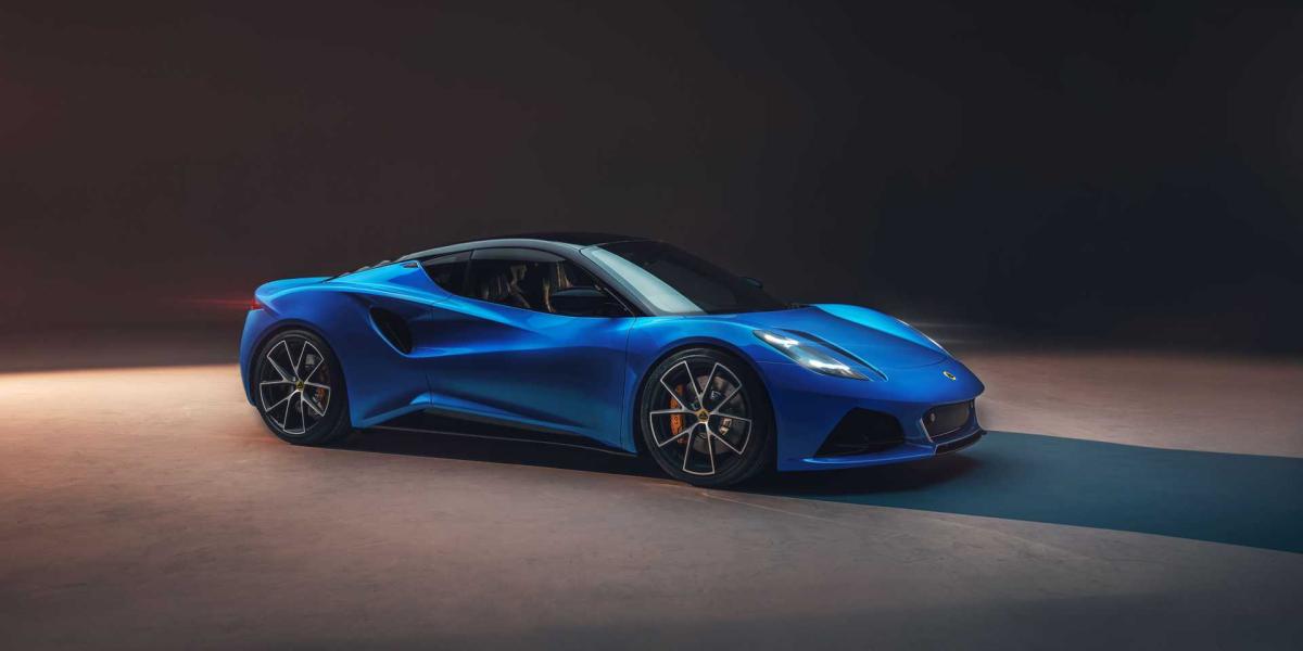 Posledné spaľovacie auto od Lotusu, Emira, bude mať motor od AMG, alebo Toyoty