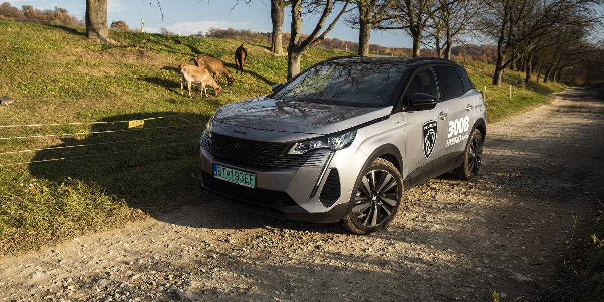 Peugeot 3008 Hybrid4: Koľko prejde na nabitie a koľko sa nabíja?
