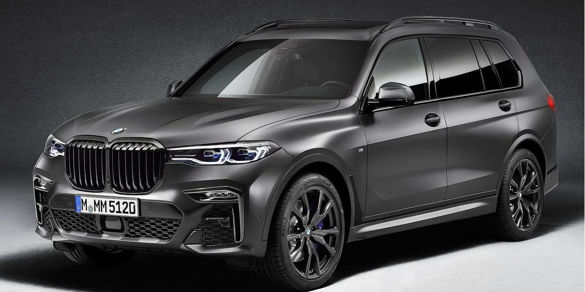 Dark Shadow matný lak, 22-palcové kolesá: BMW X7 top limitka!