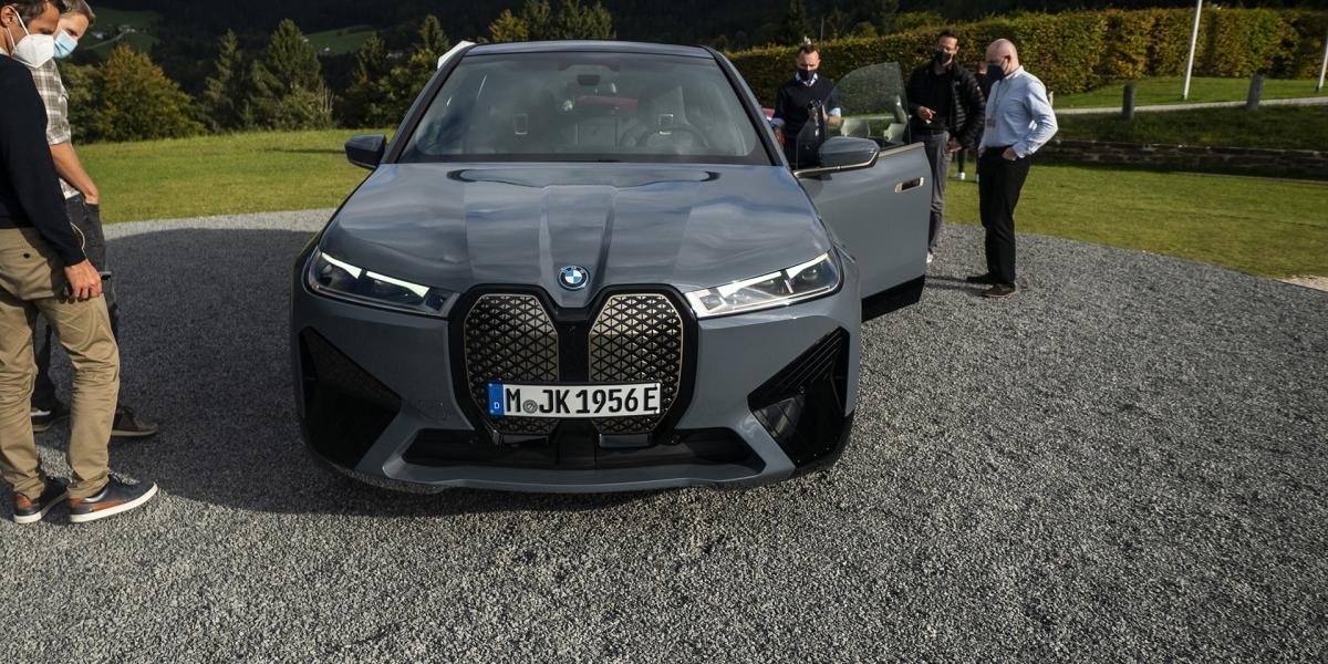 BMW iX M60 má krútiaci moment až 1100 Nm a výkon 619 koní