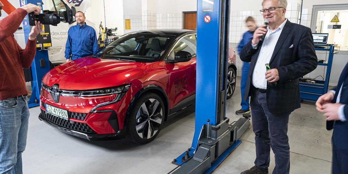 Renault priblížil opravy batérií, má nové centrum v Poľsku
