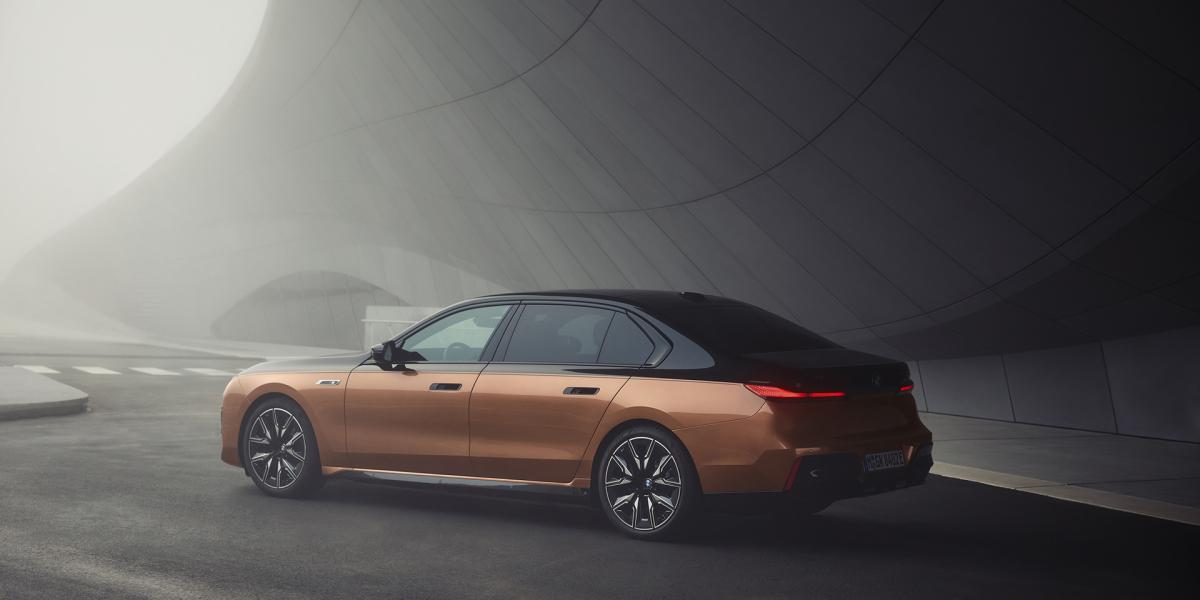 BMW i7 M70: Vlajková loď s extrémnym výkonom
