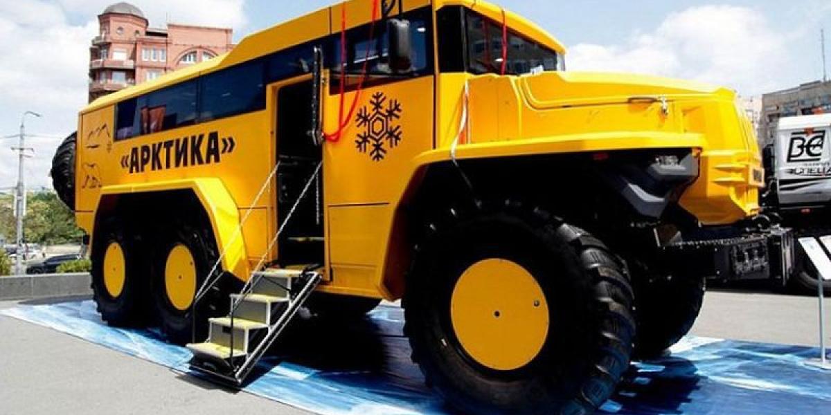 Ruský arktický autobus: Prevoz ľudí a nákladu pri teplotách - 50 °C! 