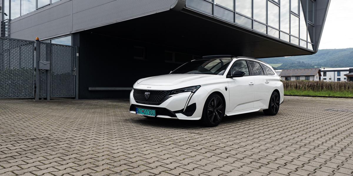 Peugeot 308 SW GT PHEV: Aj rodinné, aj dynamické, aj elektrické, aj s turbomotorom