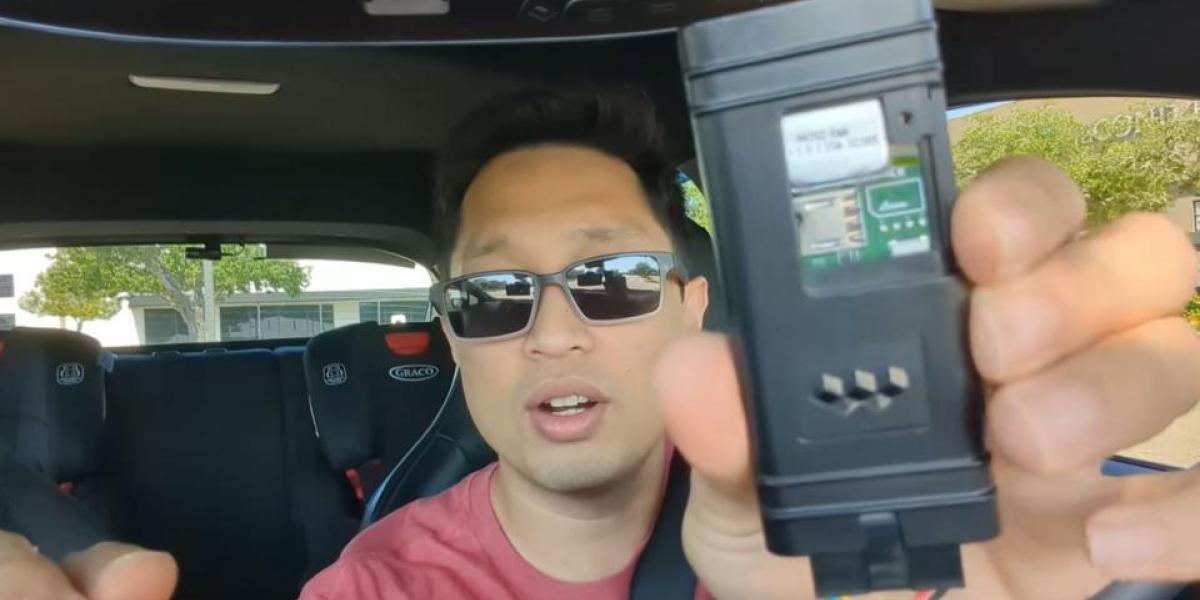 V novom aute našiel sledovacie GPS zariadenie