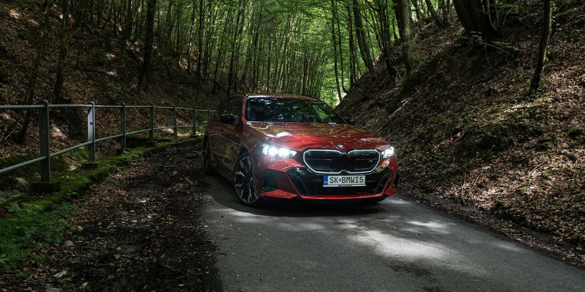 Elektrické autá sú čistejšie ako sa hovorilo, aspoň na Slovensku, hovoria výskumy