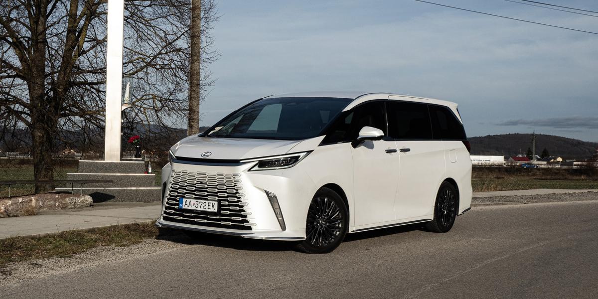 Lexus LM350h vás opantá maximálnym luxusom