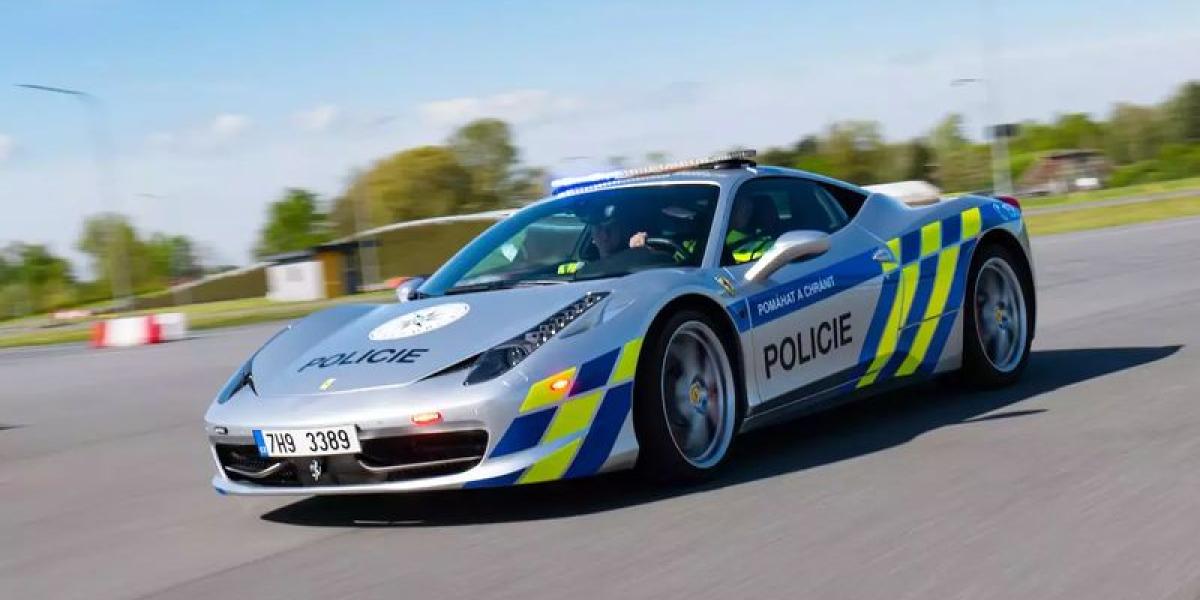 Kto jazdí v policajnom Ferrari v Česku a kde ho môžete stretnúť? (podcast)
