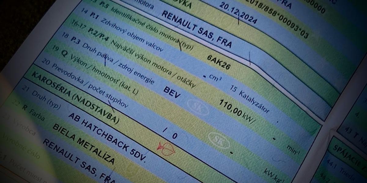 Od 1.4. už štát nepreplatí majiteľom elektromobilov dane. Cestná daň po novom vychádza aj na 400 €. Objasňujeme nové cestné dane od 1.4.2025 v Rakúsku