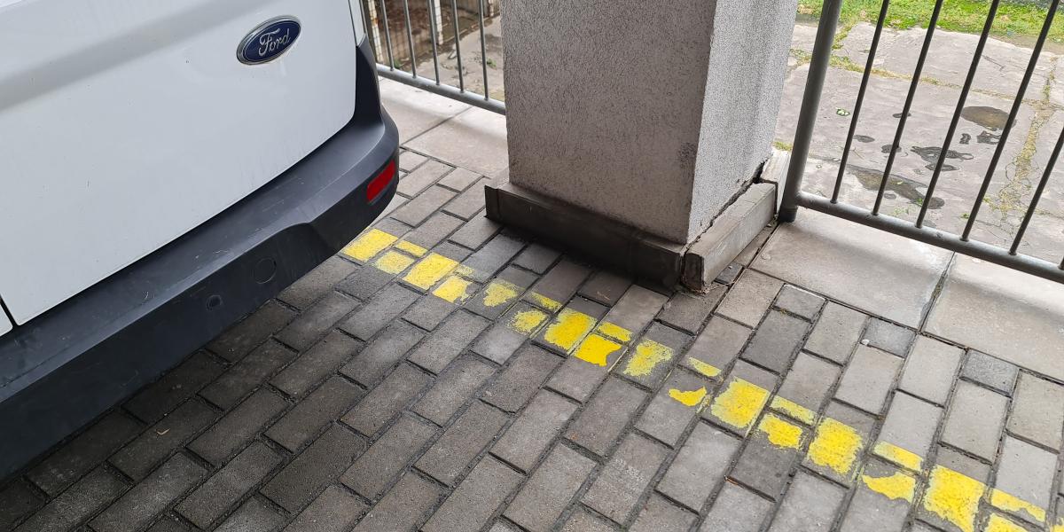 Platnosť žltých čiar pri ceste v roku 2025 (dopravná poradňa)