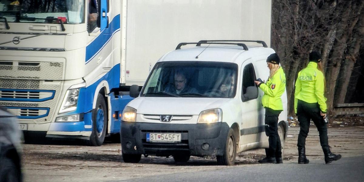 Polícia vyzýva ľudí, aby dávali podnety na rýchlo jazdiacich vodičov. Čas máte ešte dnes 