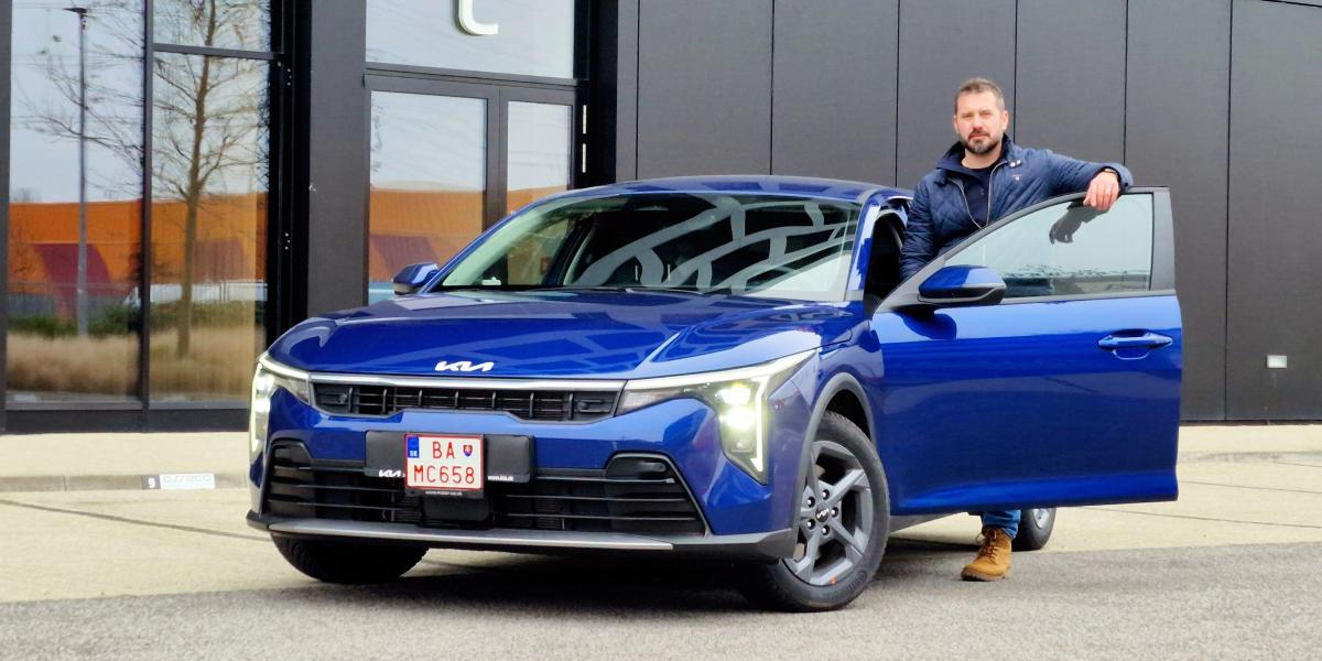 Test: KIA K4 1.6 T-GDi: Vidíme pridanú hodnotu oproti Ceedu, nudný interiér práveže oceňujeme