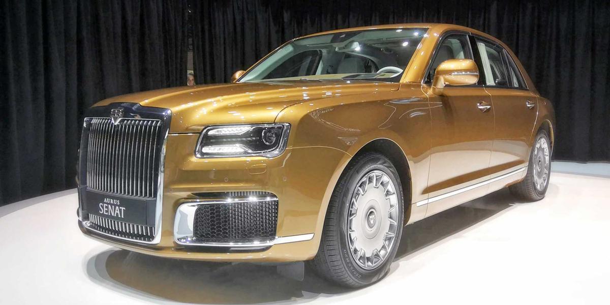 Ľudia trpia, on žije luxus. Iba koberčeky v Putinovej limuzíne vyšli na 8700€, upozornil ruský denník